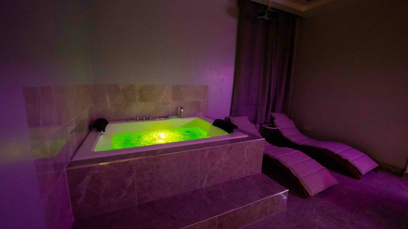 Love Room - Photo 3